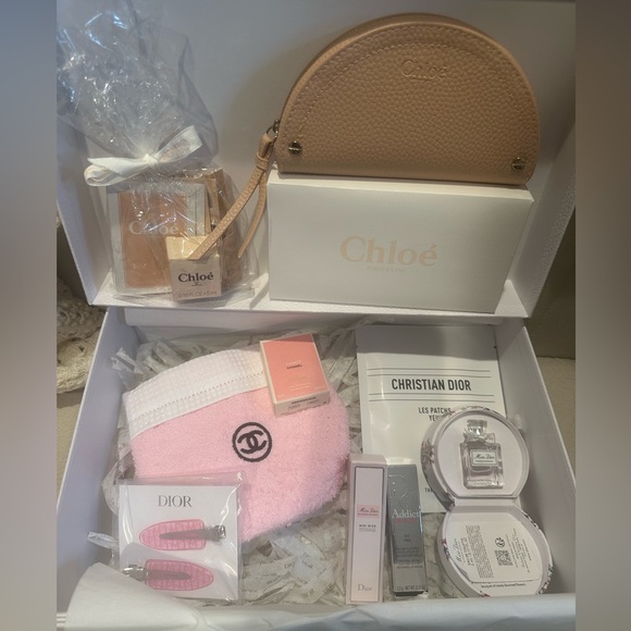 Powder Pink beauty bundle - Picture 1 of 11